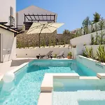 With Heated Pool 빌라 Ražanj