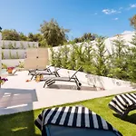 Villa With Heated Pool *