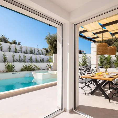 Villa With Heated Pool