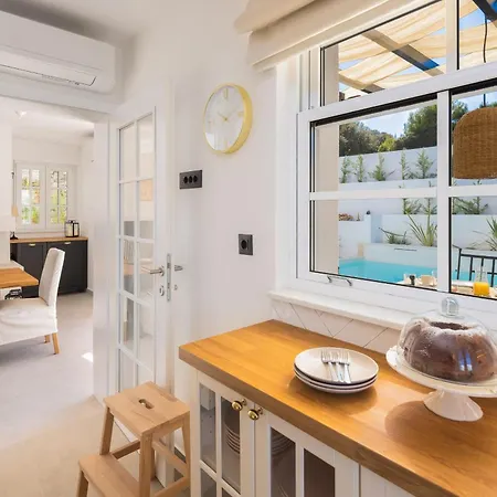 With Heated Pool Ražanj