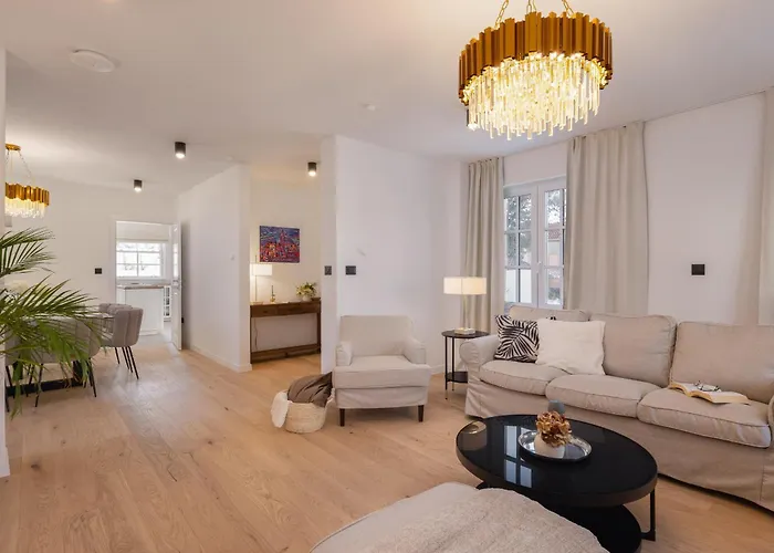 With Heated Pool فيلة Ražanj