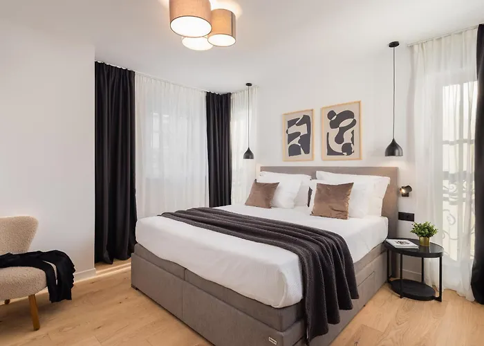 With Heated Pool Ražanj