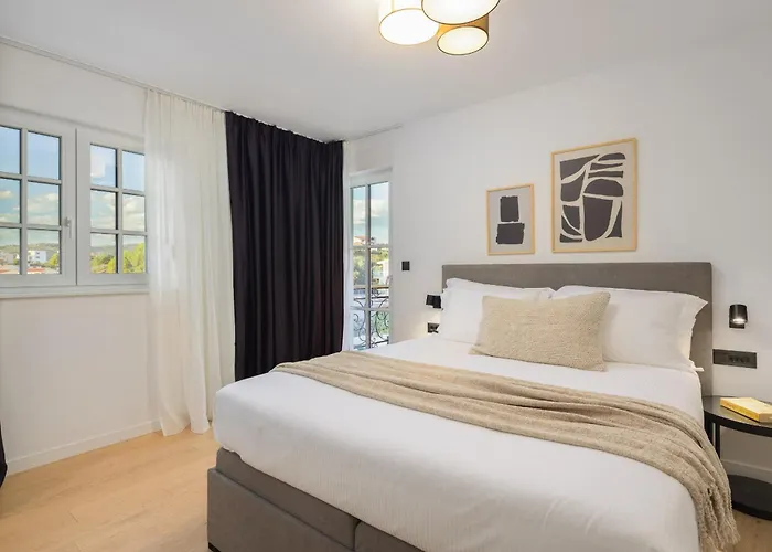 With Heated Pool Ražanj