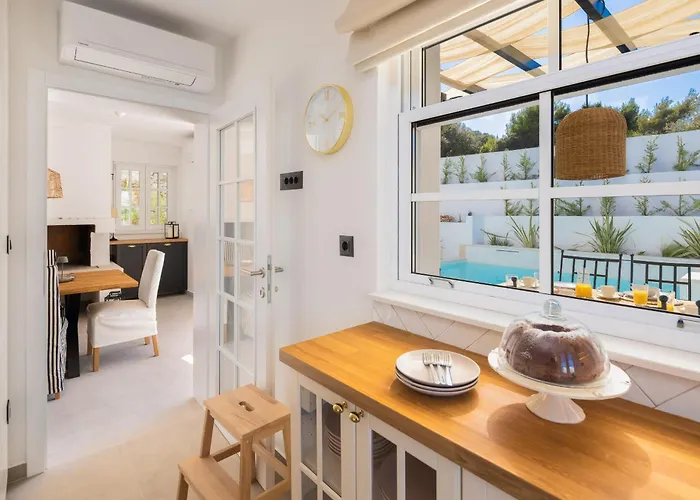 With Heated Pool Ražanj