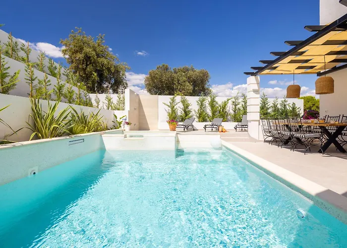 With Heated Pool Ražanj