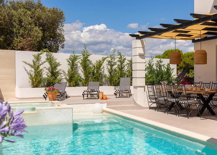 فيلة With Heated Pool